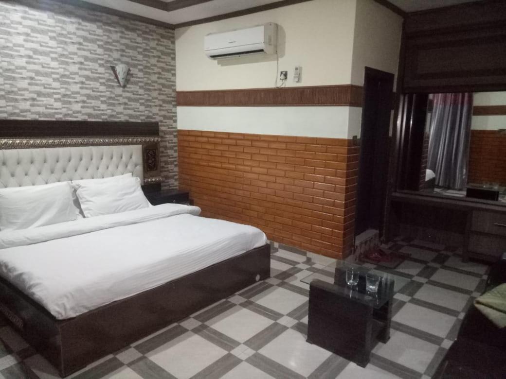 Manama Hotel Ijp 라왈핀디 외부 사진